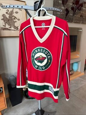NHL Minnesota Wild Red NHL Hockey Jersey - men’s size S